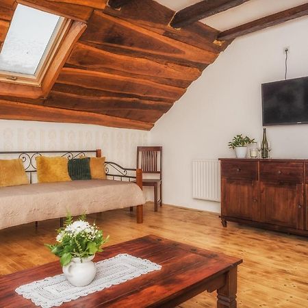 Tri Mudraca Inn Karanac Екстериор снимка