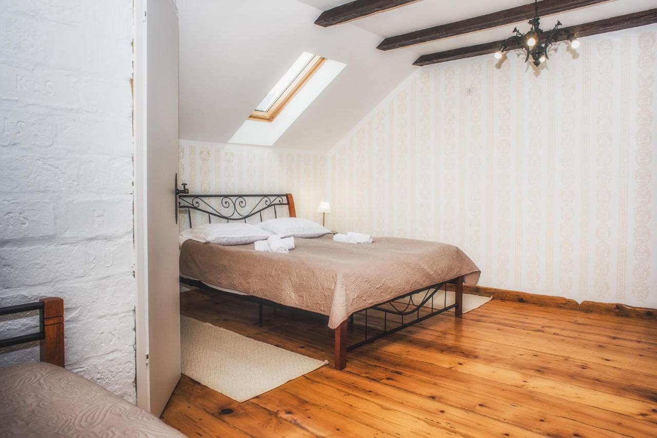 Tri Mudraca Inn Karanac Екстериор снимка