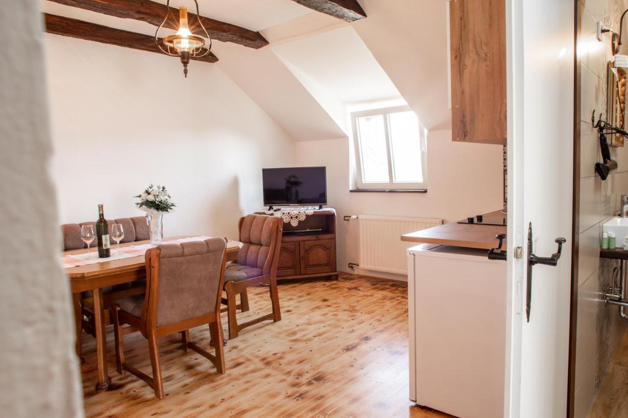 Tri Mudraca Inn Karanac Екстериор снимка