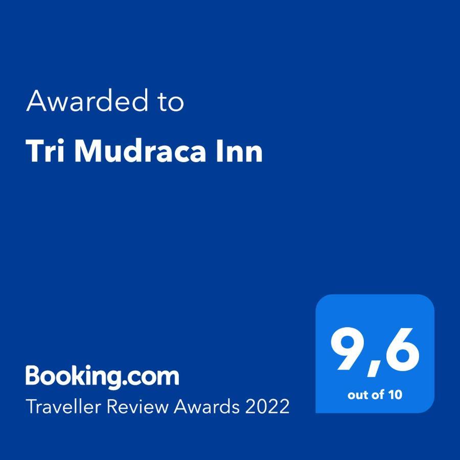 Tri Mudraca Inn Karanac Екстериор снимка